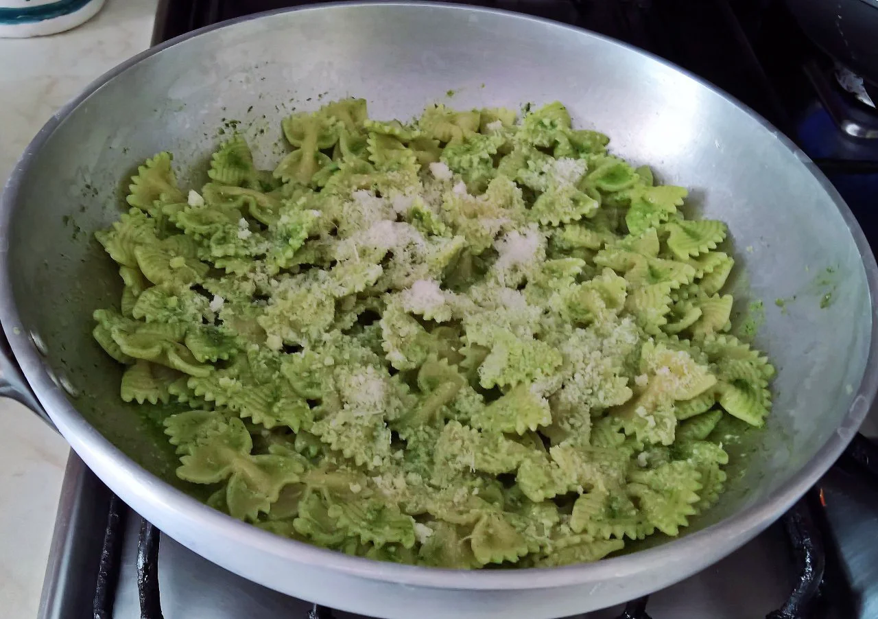 Farfalle con pesto di rucola